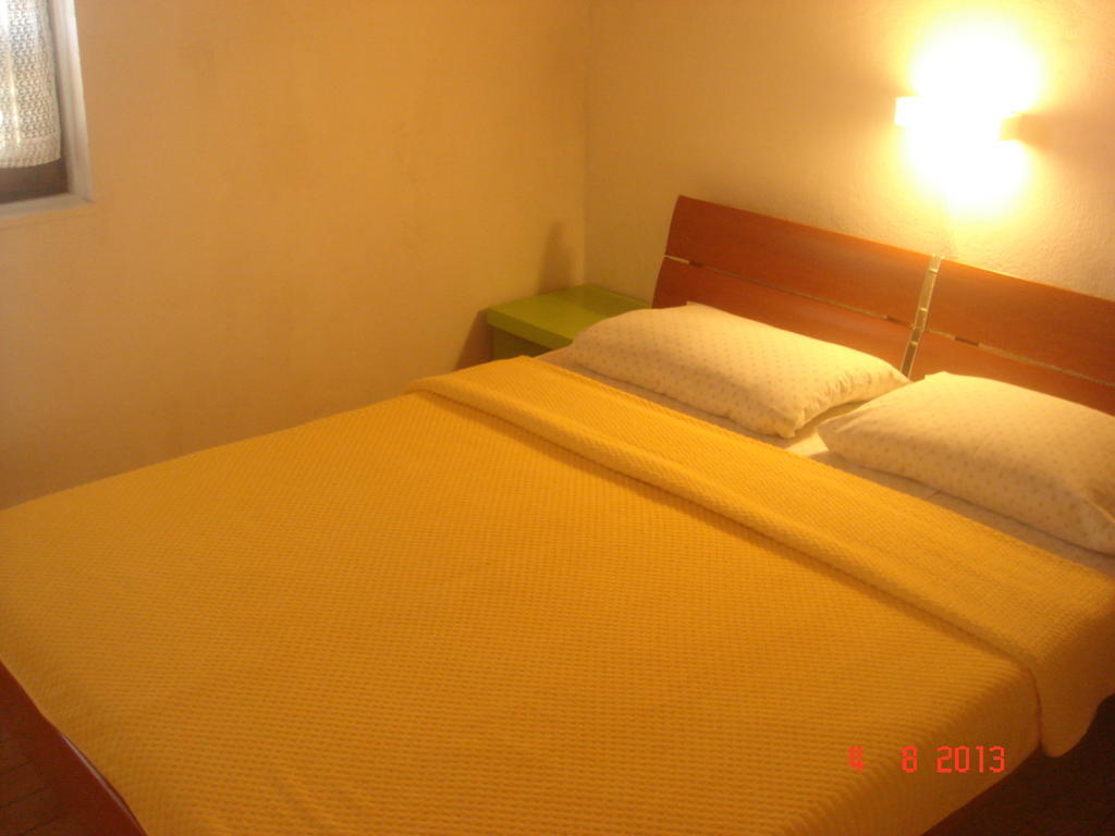 Apartments Renata Primosten Exterior photo