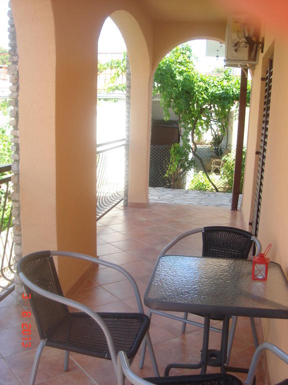 Apartments Renata Primosten Room photo