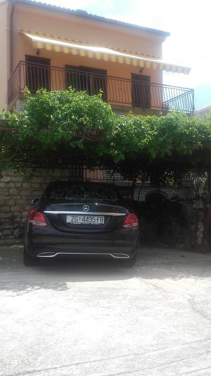 Apartments Renata Primosten Exterior photo