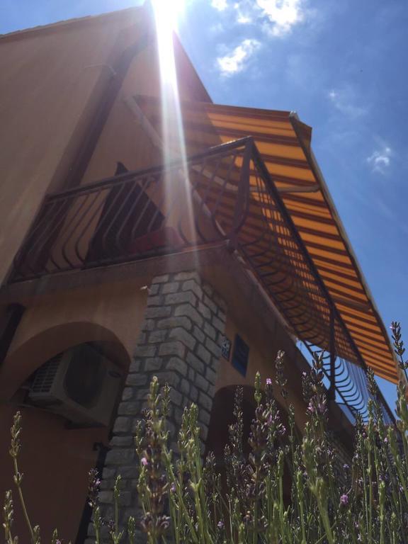 Apartments Renata Primosten Exterior photo